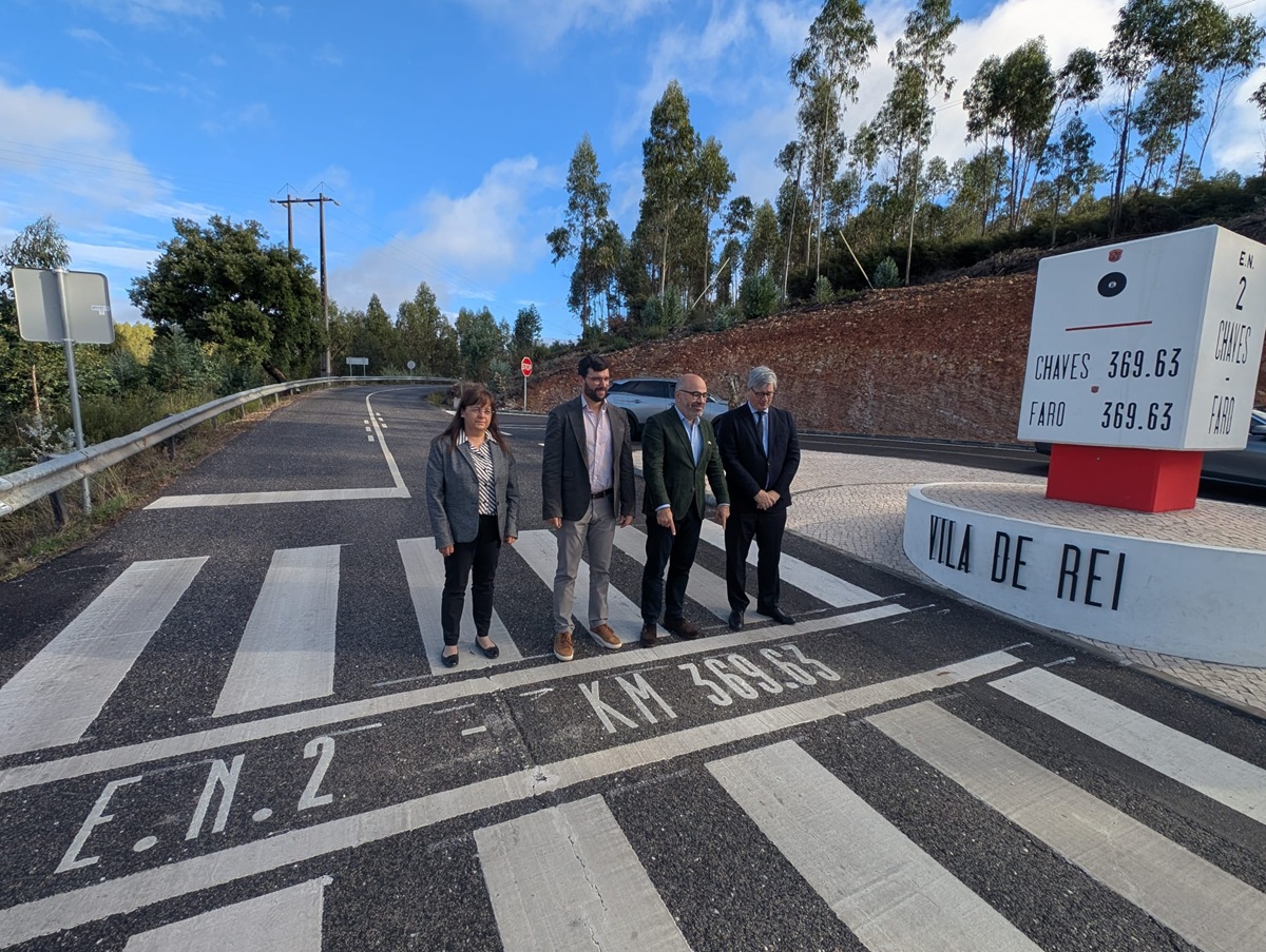 Ministro no Ponto Central da EN2