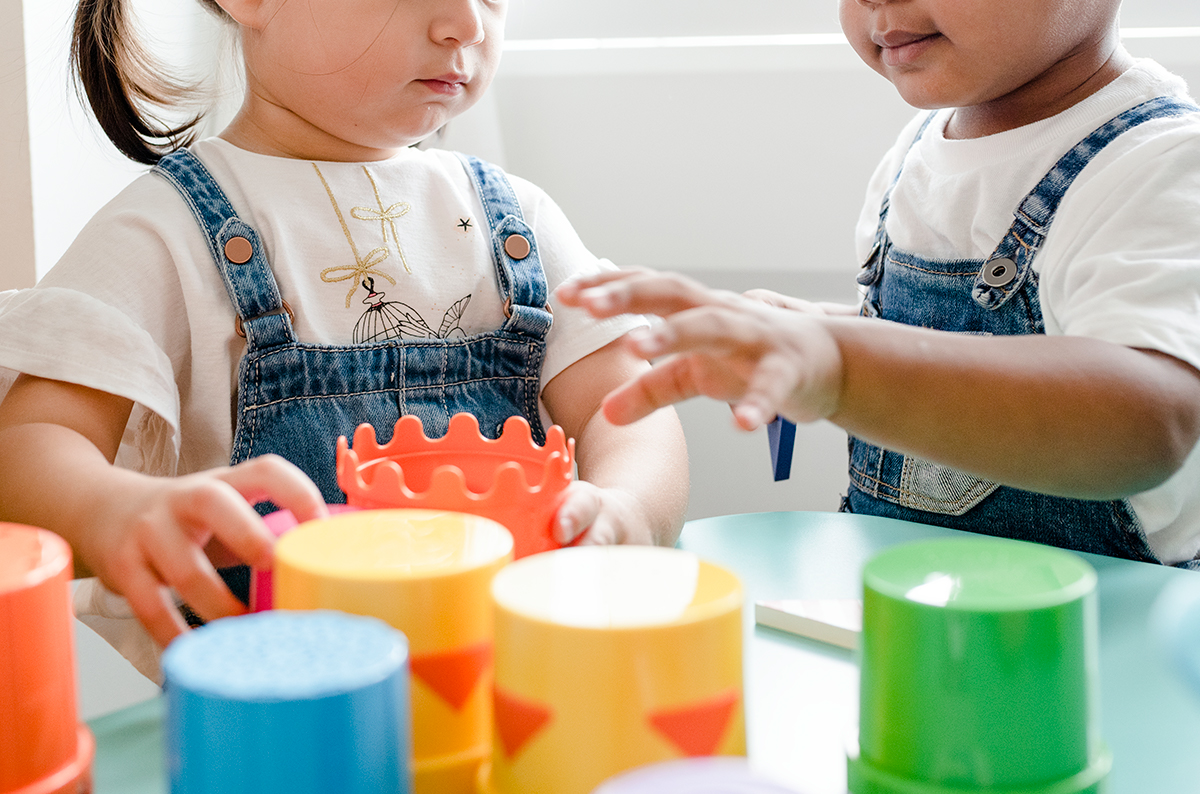 Crianças a brincar na creche