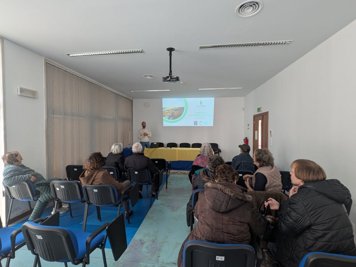 Sessão na Biblioteca Municipal