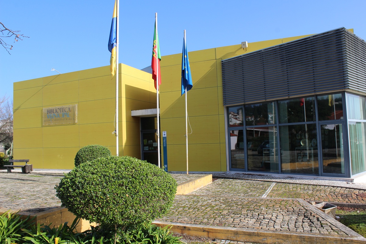 Biblioteca Municipal José Cardoso Pires