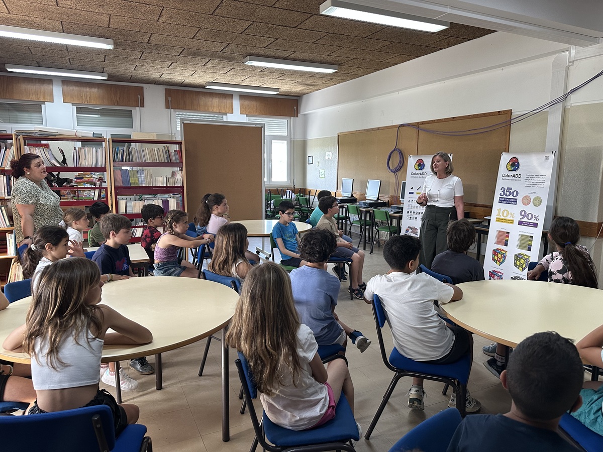 Alunos na ação de sensibilização