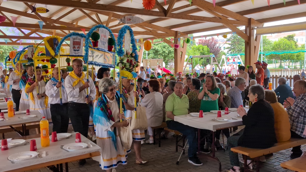 Santos Populares em Vila de Rei